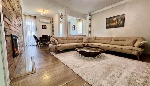 Three-Bedroom Apartment with Balcony