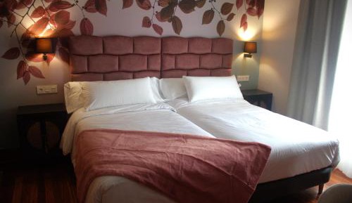 Double or Twin Room with Private Bathroom