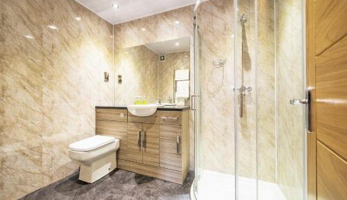 Twin Room with Private Bathroom