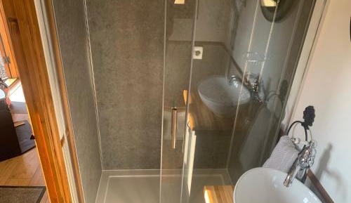 Luxurious Shepherd's Hut