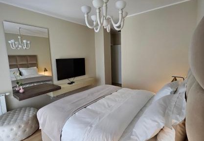 Three-Bedroom Apartment with Balcony
