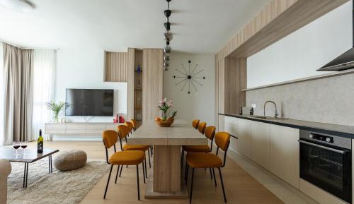 Four-Bedroom Luxury Apartment