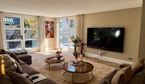 Four-Bedroom Holiday Home