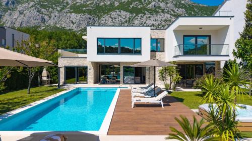 Villa with Private Pool