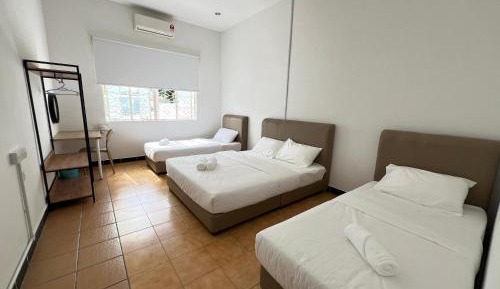 Quadruple Room with Shared Bathroom