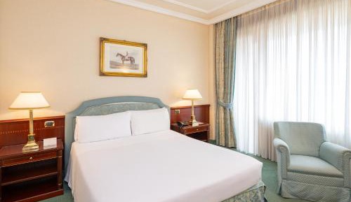 Queen Room