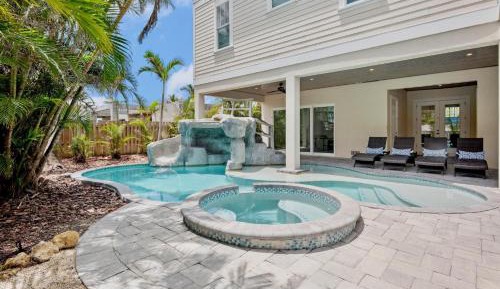 Nine-Bedroom Holiday Home