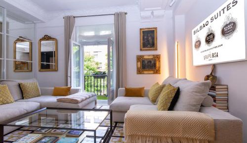 One-Bedroom Apartment with City View