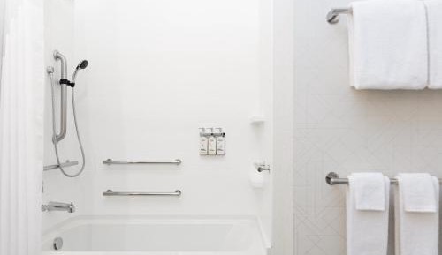 King Room - Mobility Access/Hearing Accessible