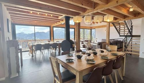 Chalet (18 Adults)
