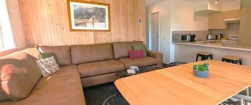 Three-Bedroom Value Apartment 8 Share