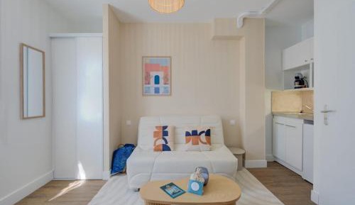 Studio with Sofa Bed