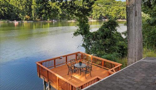 Three-Bedroom Holiday Home 