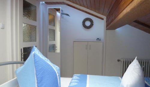 Apartment 6