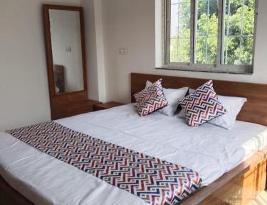 Deluxe Double Room (2 Adults + 1 Child)