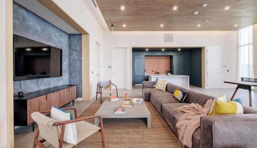 Three-Bedroom Apartment with Balcony