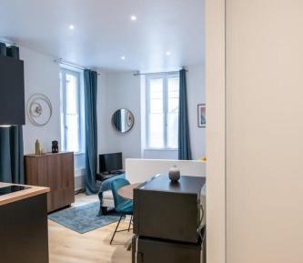 Apartment with Shower