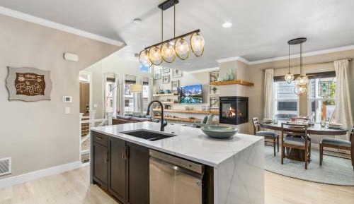 Four-Bedroom Holiday Home