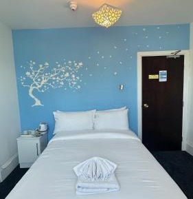 Deluxe Double Room with Shower