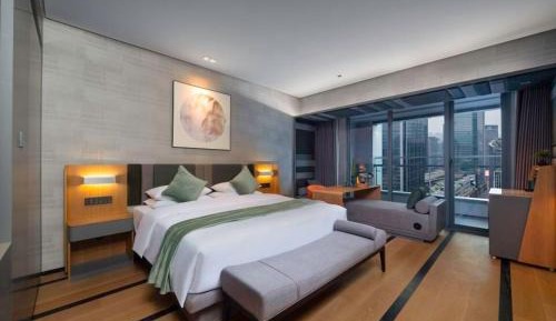 Deluxe Queen Room