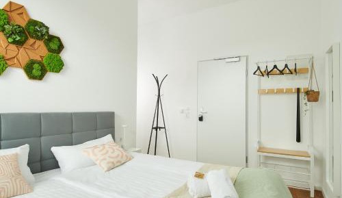 One-Bedroom Deluxe Apartment