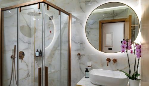 Suite with Hot Tub
