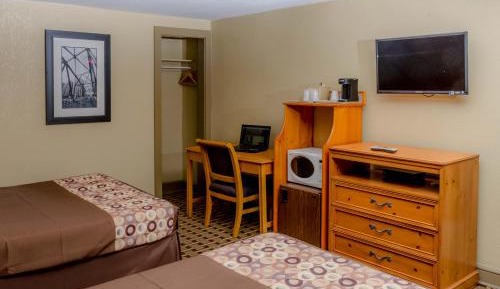 Standard Queen Room