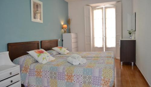 Twin Room with Shared Bathroom
