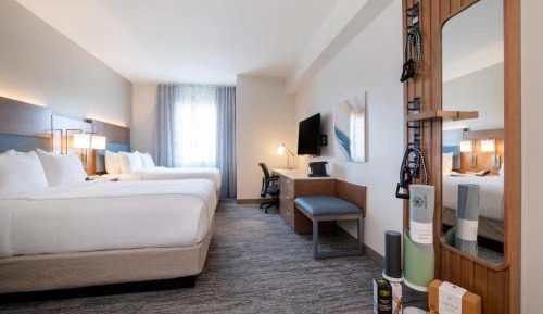 Queen Room with Two Queen Beds - Hearing Accessible/Non-Smoking