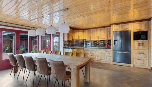 Five-Bedroom Holiday Home