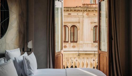  Grand Master Suite