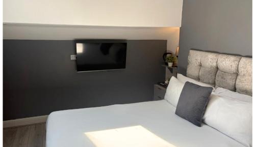 Quadruple Room with Private Bathroom