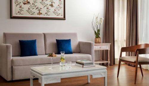 Family Adjoining Room (2 Adults + 2 Children)