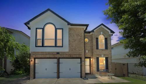 Four-Bedroom Holiday Home