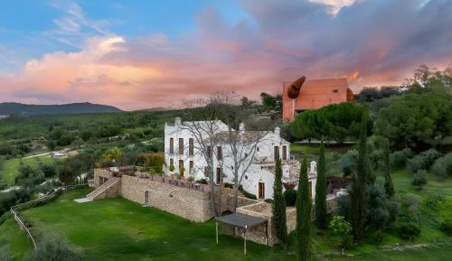 Villa with Garden View
