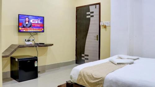Deluxe Double Room (2 Adults + 1 Child)