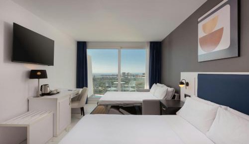 Classic Double Room with Sofa Bed, Balcony and Sea View