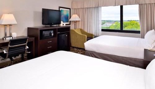 Queen Room with Two Queen Beds - Non-Smoking