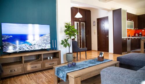 Three-Bedroom Apartment with Balcony