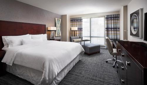 Traditional King Room - Hearing Accessible