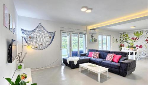 Six-Bedroom Holiday Home