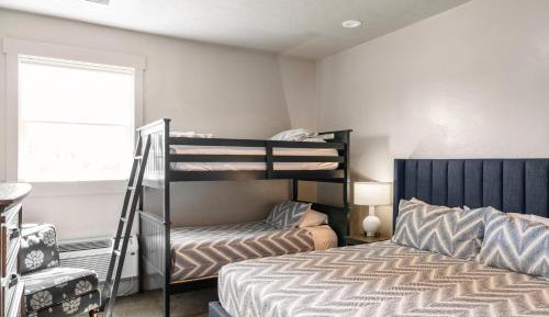 One-Bedroom Holiday Home