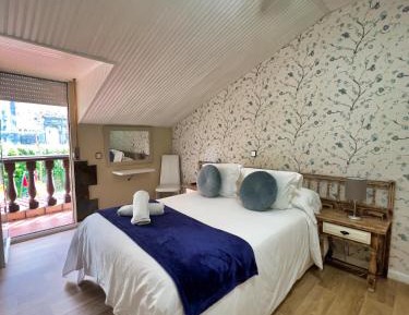 Double Room with Spa Bath and Balcony
