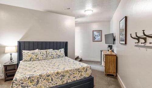 One-Bedroom Holiday Home