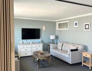 Deluxe Double Room with Side Sea View