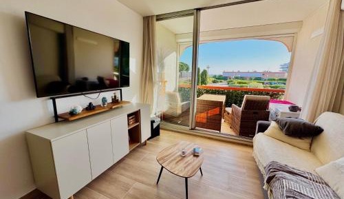 Studio Apartment with Sea View