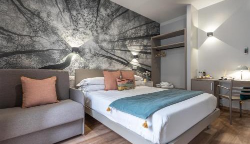 Deluxe Double Room with Extra Bed