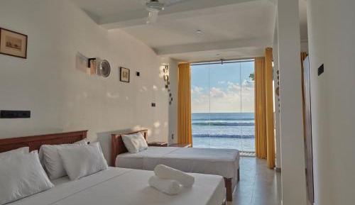 Standard Triple Room with Sea View