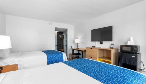 Deluxe Room with Two Double Beds - Non-Smoking 