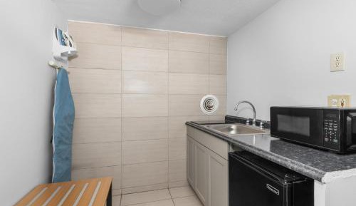 Deluxe Double Studio with Two Double Beds - Non-Smoking